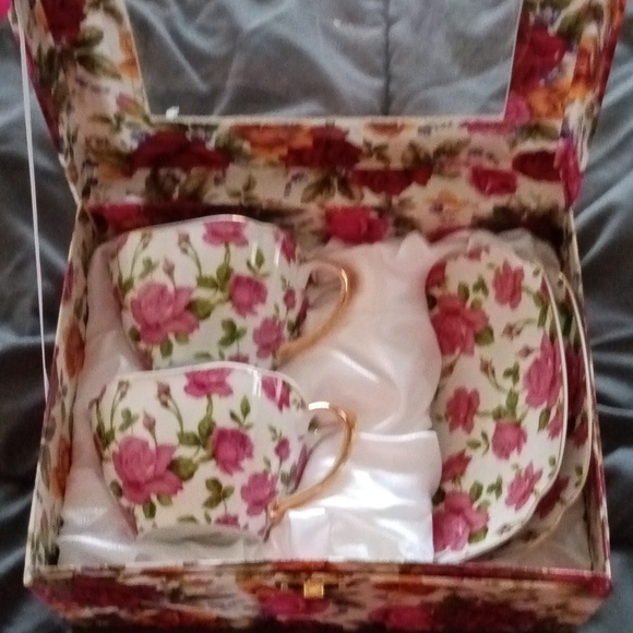 Two cups and Saucers tea set - Picture 2 of 3